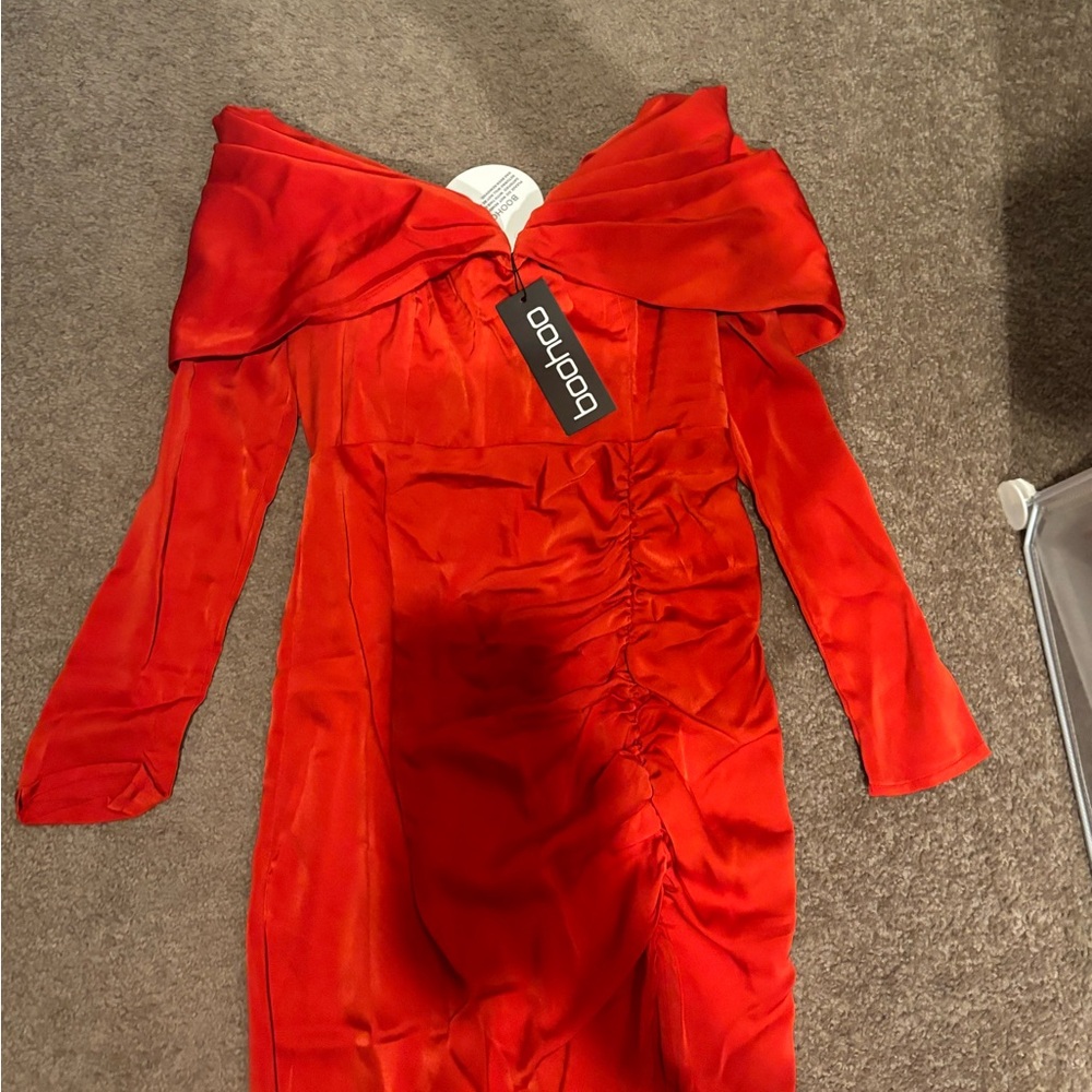 NWT BOOHOO DRESS SIZE 6